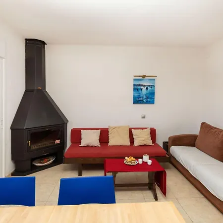 Mar I Muntanya-2 By Interhome Appartamento Llança